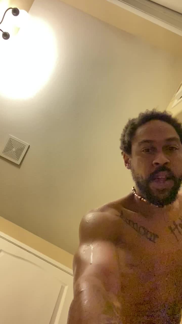 Video by JiantJeant with the username @JiantJeant,  February 19, 2021 at 11:30 PM and the text says 'Hope you guys enjoy my little post shower dance. Just having fun!!! #newtosharesome'