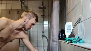 alex_showering