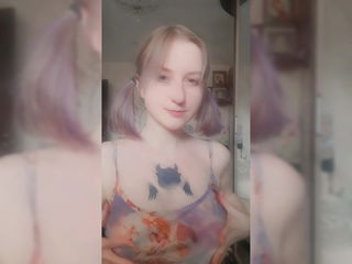 Video by ♡ｊｕｌｉｅｔｔ ♡ with the username @juliettspie,  April 20, 2021 at 2:21 PM. The post is about the topic Small Boobs and the text says 'petits check'