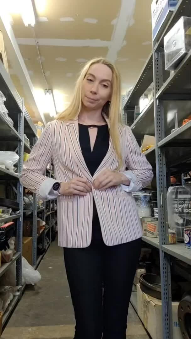 Shared Video by Asmodeus with the username @asmodeuslustdemon,  September 6, 2022 at 1:21 PM. The post is about the topic Hot Girl, Beautiful Babes, Sexy Women and the text says 'https://www.pantyhosecam.net/tag/milf/f/'