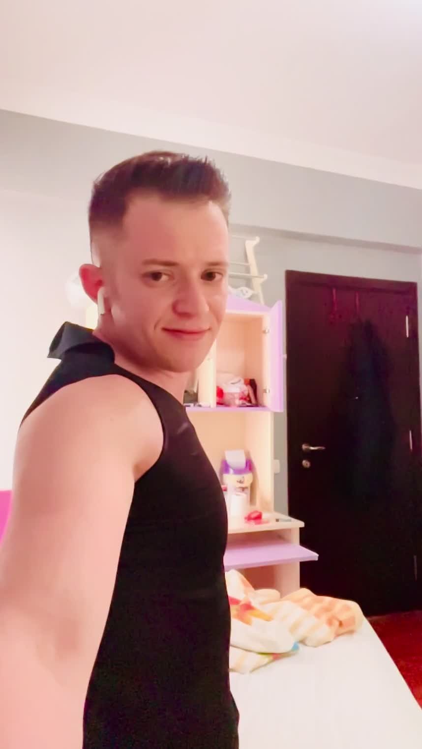 Shared Video by sexyboysrockmyworld with the username @sexyboysrockmyworld,  May 22, 2024 at 5:25 AM and the text says 'He could turn me into a top'