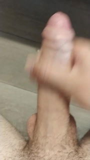 Video by usuariohot69 with the username @usuariohot69,  June 17, 2021 at 3:54 PM. The post is about the topic Jerking off and the text says '#HellowSharesome Chico Hot Español, quién quiera escribirme por privado es libre de hacerlo😏'