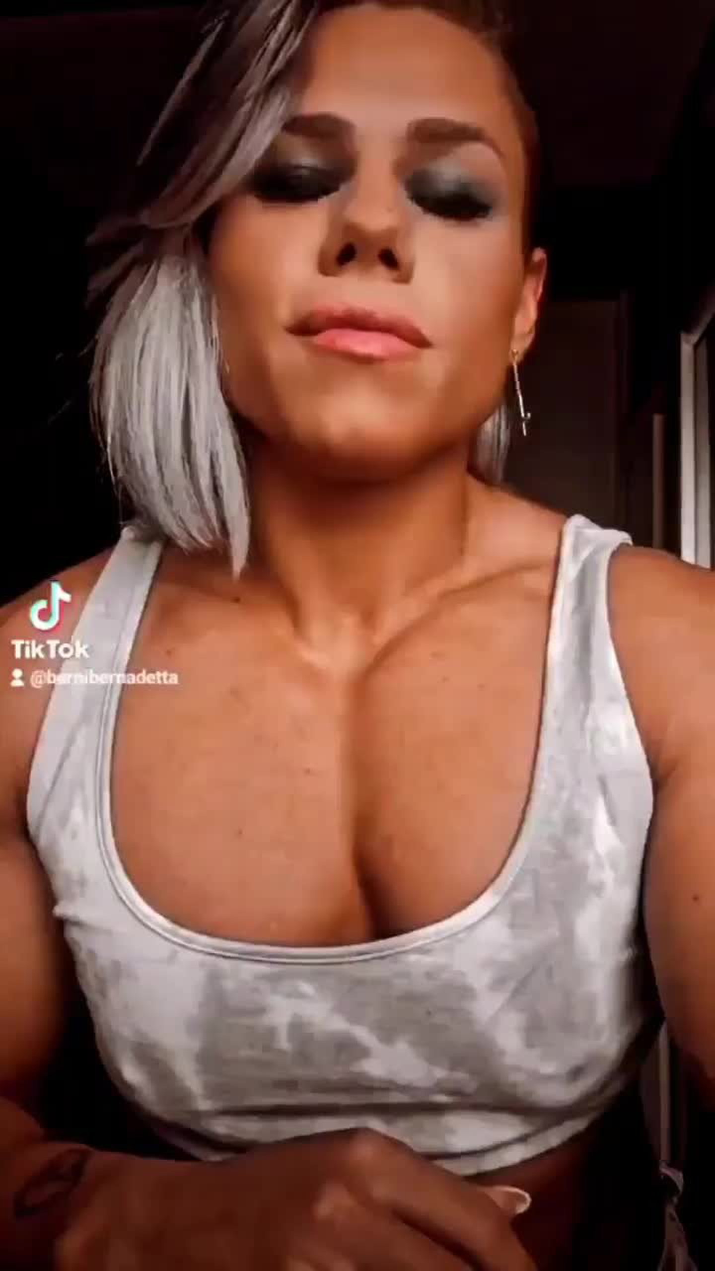 Video post by SweetWetChocolate