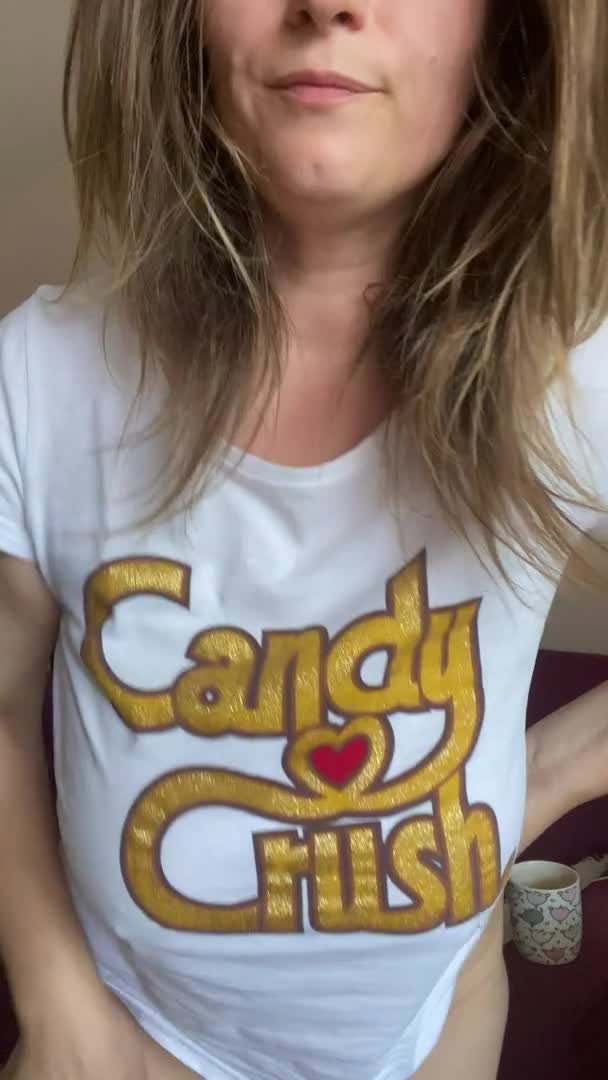 Video by Hottestbustybabes with the username @Hottestbustybabes,  August 27, 2021 at 8:05 PM. The post is about the topic MILF and the text says 'Candy Crush Milf'