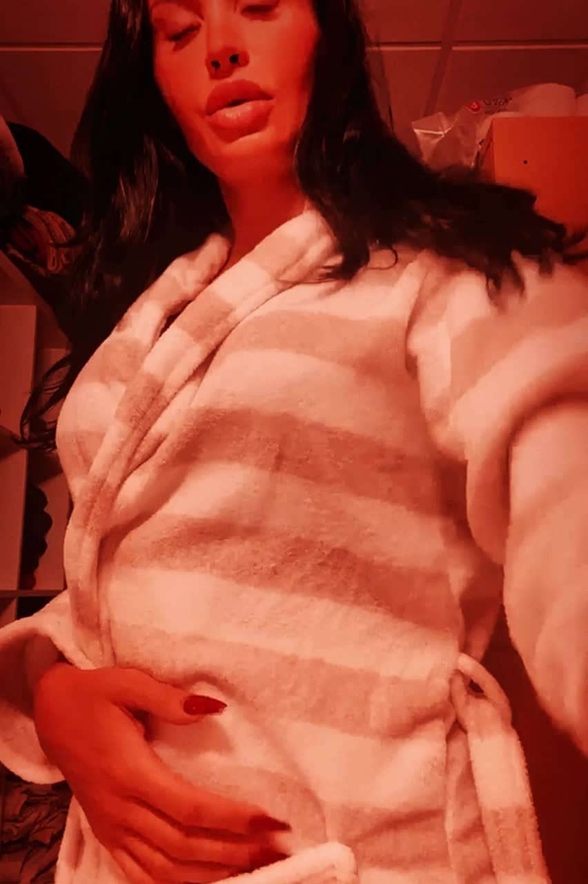 Video by BeautyLovers with the username @BeautyLovers,  March 28, 2024 at 10:26 AM. The post is about the topic Sexy Shemale and the text says 'Kimber In Bathrobe ❤️ #iaminlove'