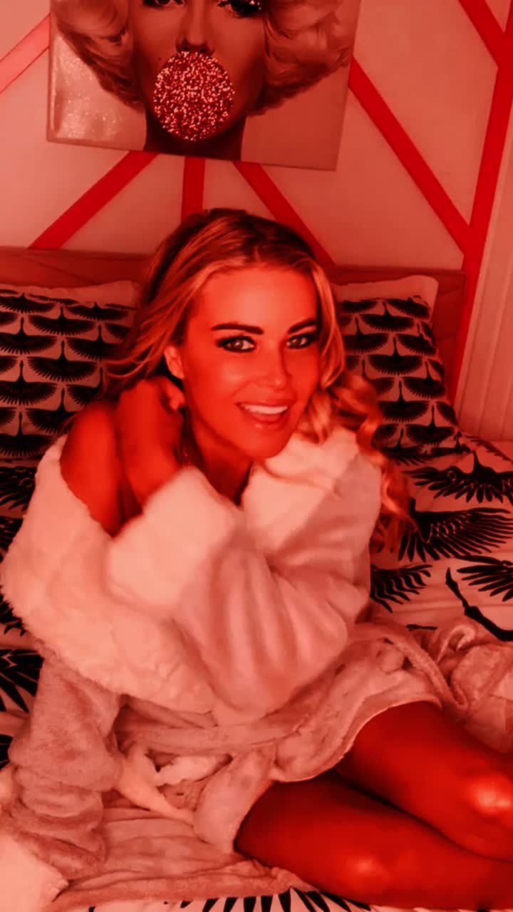 Carmen Electra On Bed