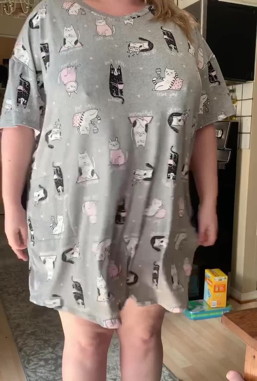 Video by CurvesNextDoor21 with the username @CurvesNextDoor21, who is a verified user,  September 25, 2021 at 9:11 PM. The post is about the topic Titty Drop and the text says 'New to this platform, just wanted to drop by and say hello! 😅'
