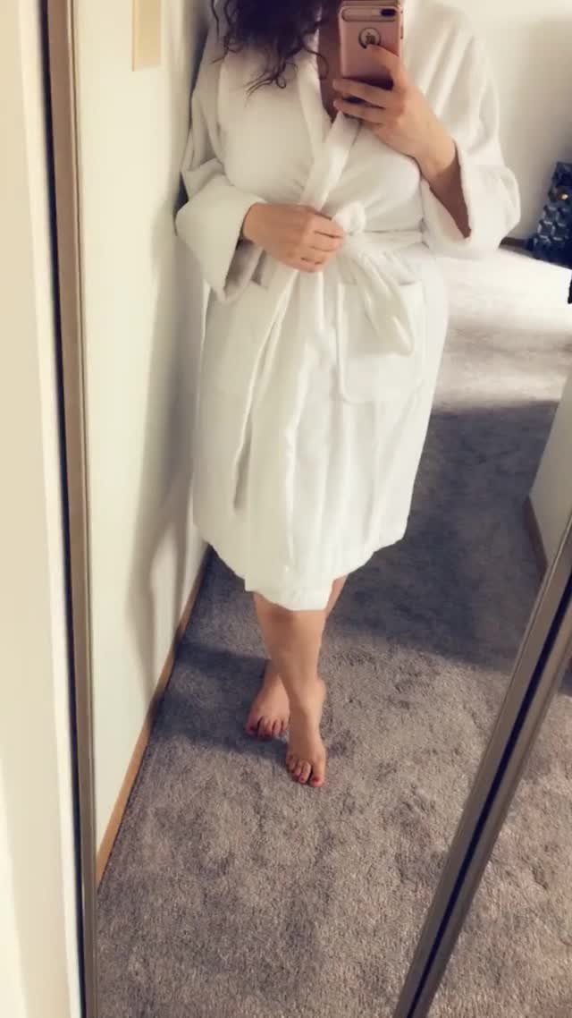 Video by polkj10 with the username @polkj10,  August 22, 2022 at 11:36 AM. The post is about the topic Beauties in bathrobes and towels