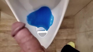 Video by Teflonleprechaun69 with the username @Teflonleprechaun69,  February 10, 2022 at 5:24 AM. The post is about the topic Home Made Amateurs and the text says 'when you cant pee!  man handle it!'