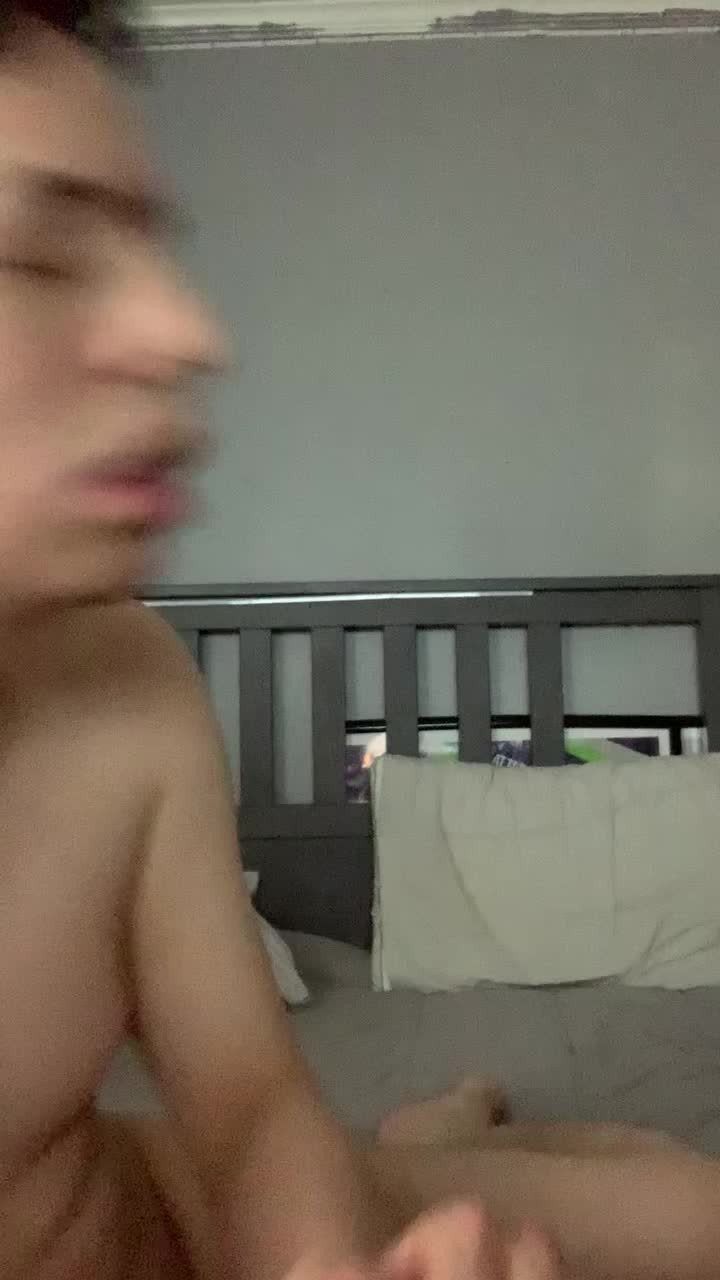 Video by Hornyman21 with the username @Hornyman21,  December 1, 2021 at 2:46 AM. The post is about the topic Ass shaking