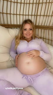 Video by Schnullixxl with the username @Schnullixxl, who is a verified user,  February 9, 2023 at 11:00 AM. The post is about the topic Pregnant