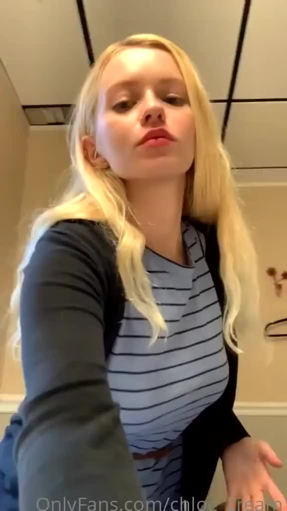 Shared Video by ThickBWCMO with the username @ThickBWCMO, who is a verified user,  December 3, 2022 at 8:50 PM. The post is about the topic Bathroom scenes and the text says '#ChloeCream #Chloe_Cream'