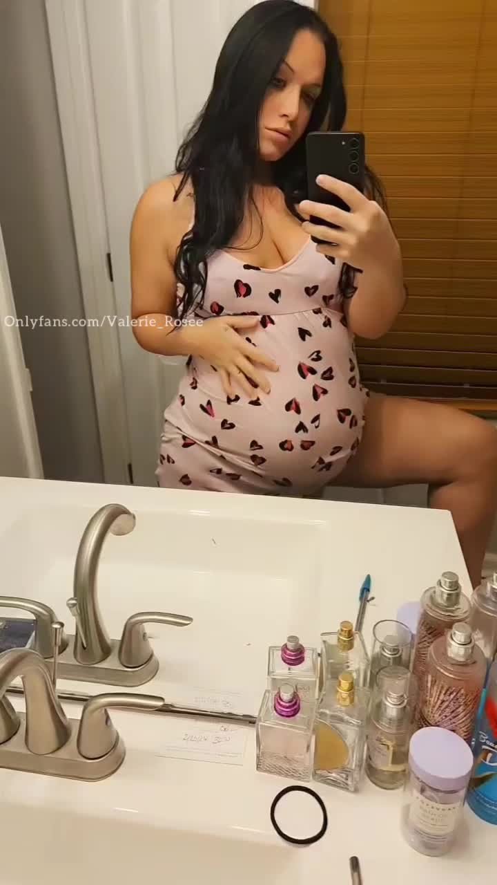 Video by Valerie Rosee with the username @ValerieRosee, who is a star user,  February 12, 2024 at 7:39 PM and the text says 'Bend me over this counter & make my titties bounce 😋💦
https://linktr.ee/valerierosee69'