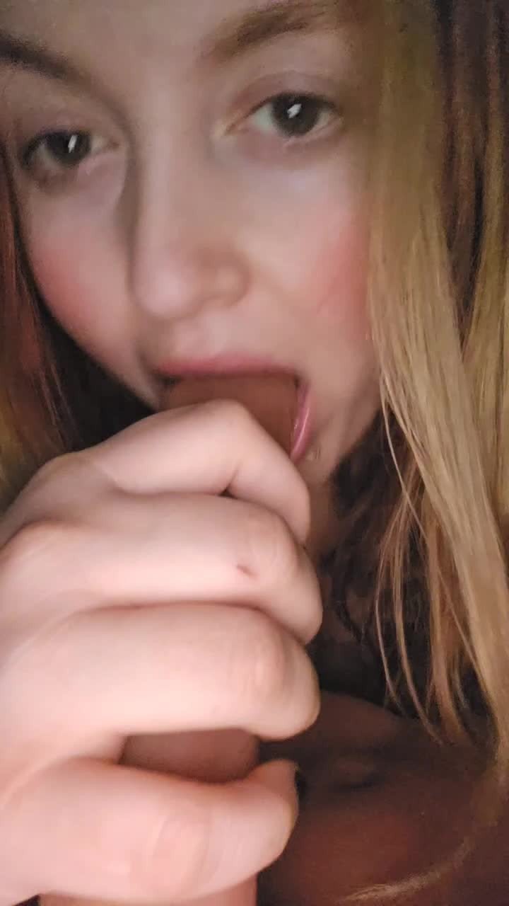 Video by Emris06 with the username @Emris06, who is a star user,  April 25, 2024 at 12:23 AM. The post is about the topic Amateurs and the text says 'Free at https://onlyfans.com/emris06'