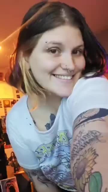 Video post by Groovybaby97