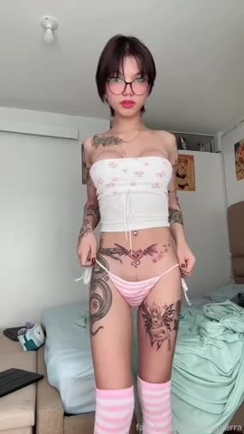 Shared Video by beautyhasnogender with the username @beautyhasnogender, who is a verified user,  October 23, 2023 at 1:21 PM and the text says 'Sexy AF. Delicious looking'