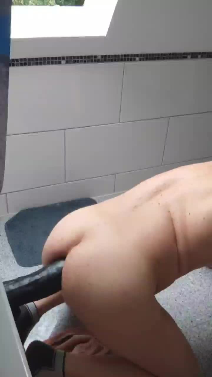 Video post by gaypig44