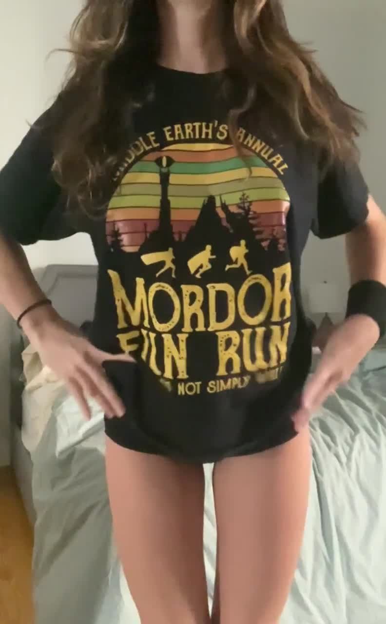 Video by NaughtySarah with the username @NaughtySarah,  April 17, 2024 at 12:38 PM. The post is about the topic Teen Pussy