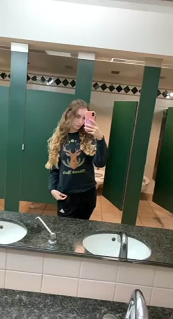 Shared Video by Milf.Vanessa17 with the username @Milf.Vanessa17,  May 11, 2024 at 8:02 AM. The post is about the topic RC's Mirror Selfies and the text says '#MirrorSelfie #Cutie #Fairie #Selfie'