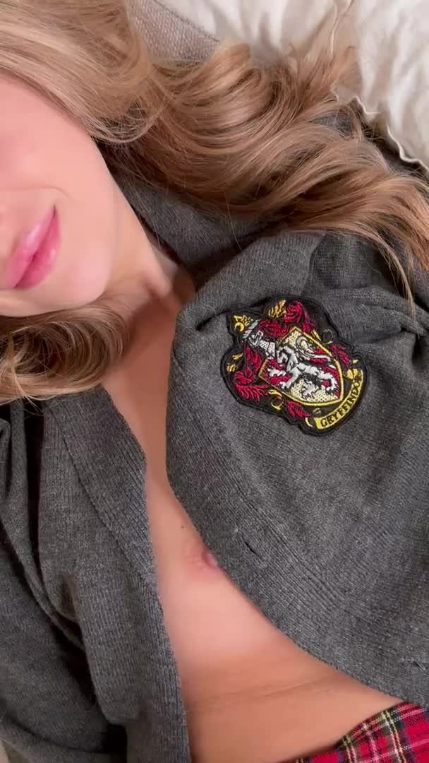Shared Video by SexKristen with the username @SexKristen,  March 13, 2024 at 1:33 AM. The post is about the topic Love my Pussy