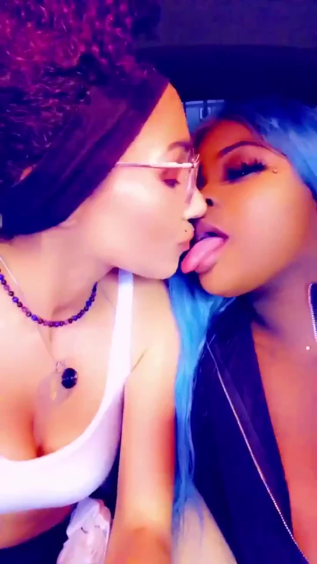 Video by Sexy.Sarah0 with the username @Sexy.Sarah0,  January 31, 2024 at 9:44 PM. The post is about the topic Lesbian Lounge
