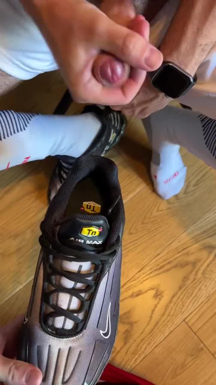 Shared Video by dademurphy4865 with the username @dademurphy4865, who is a verified user,  April 28, 2024 at 6:50 PM. The post is about the topic Gay Sneakers and feets