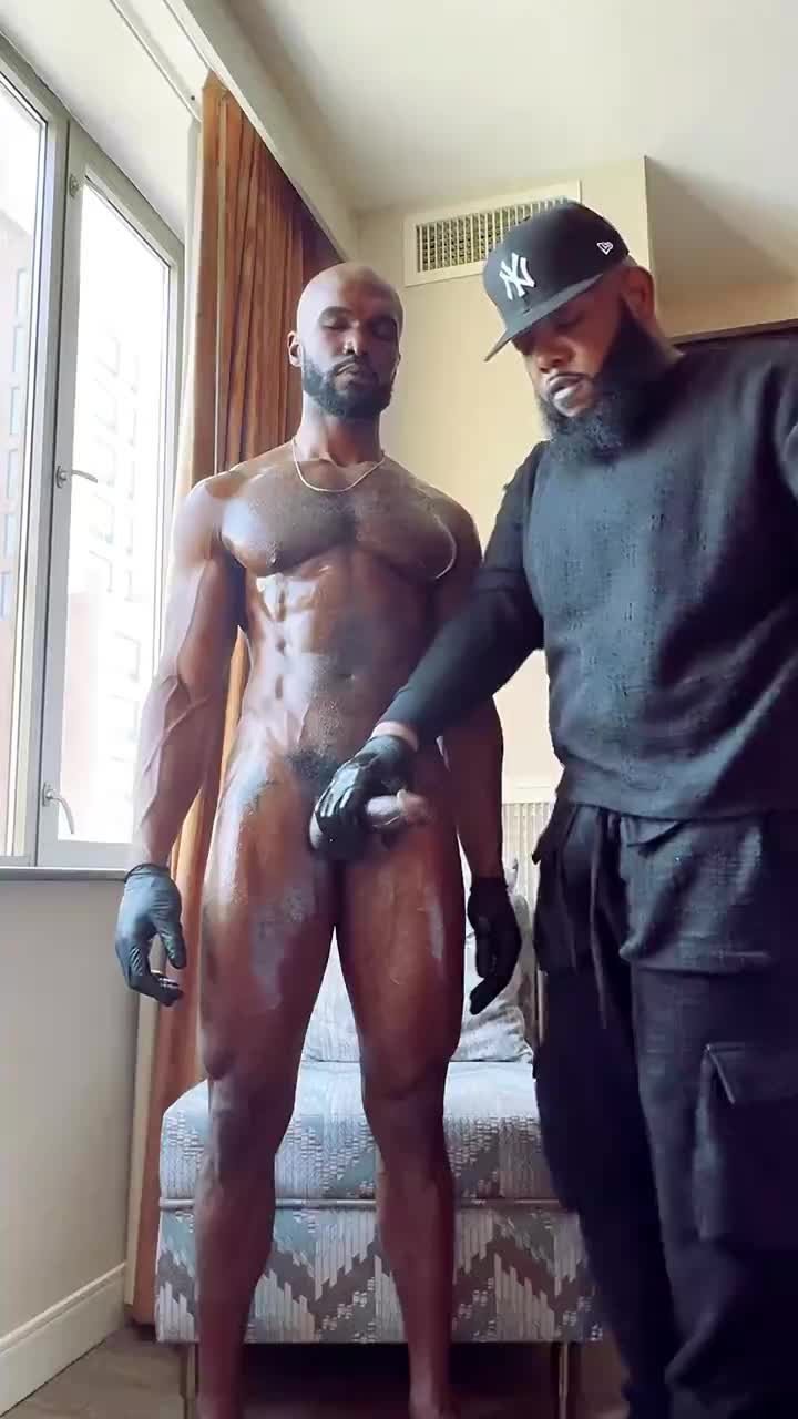 Video by bxhornedmusclebator with the username @bxhornedmusclebator, who is a verified user,  May 11, 2024 at 11:32 PM. The post is about the topic Gay Handjob
