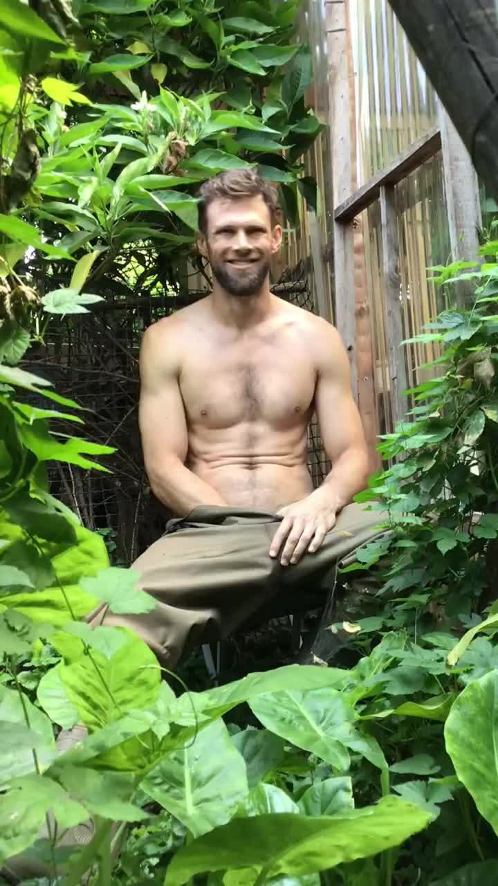 Shared Video by AussieHardinboy32 with the username @Hardinboy67, who is a verified user,  March 30, 2024 at 5:44 PM and the text says 'Garden water feature'