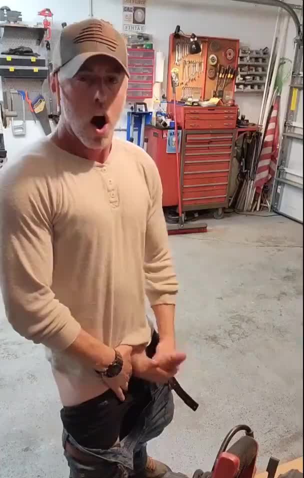 Shared Video by AussieHardinboy32 with the username @Hardinboy67, who is a verified user,  May 8, 2024 at 10:14 AM and the text says '🔥HOTT 🔥& 😈Kinky 😈Motherfucker!!!😜'