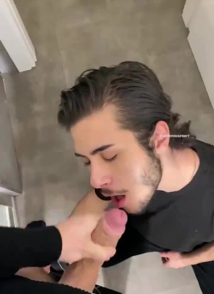 Shared Video by AussieHardinboy32 with the username @Hardinboy67, who is a verified user,  May 17, 2024 at 9:49 AM. The post is about the topic gay cum