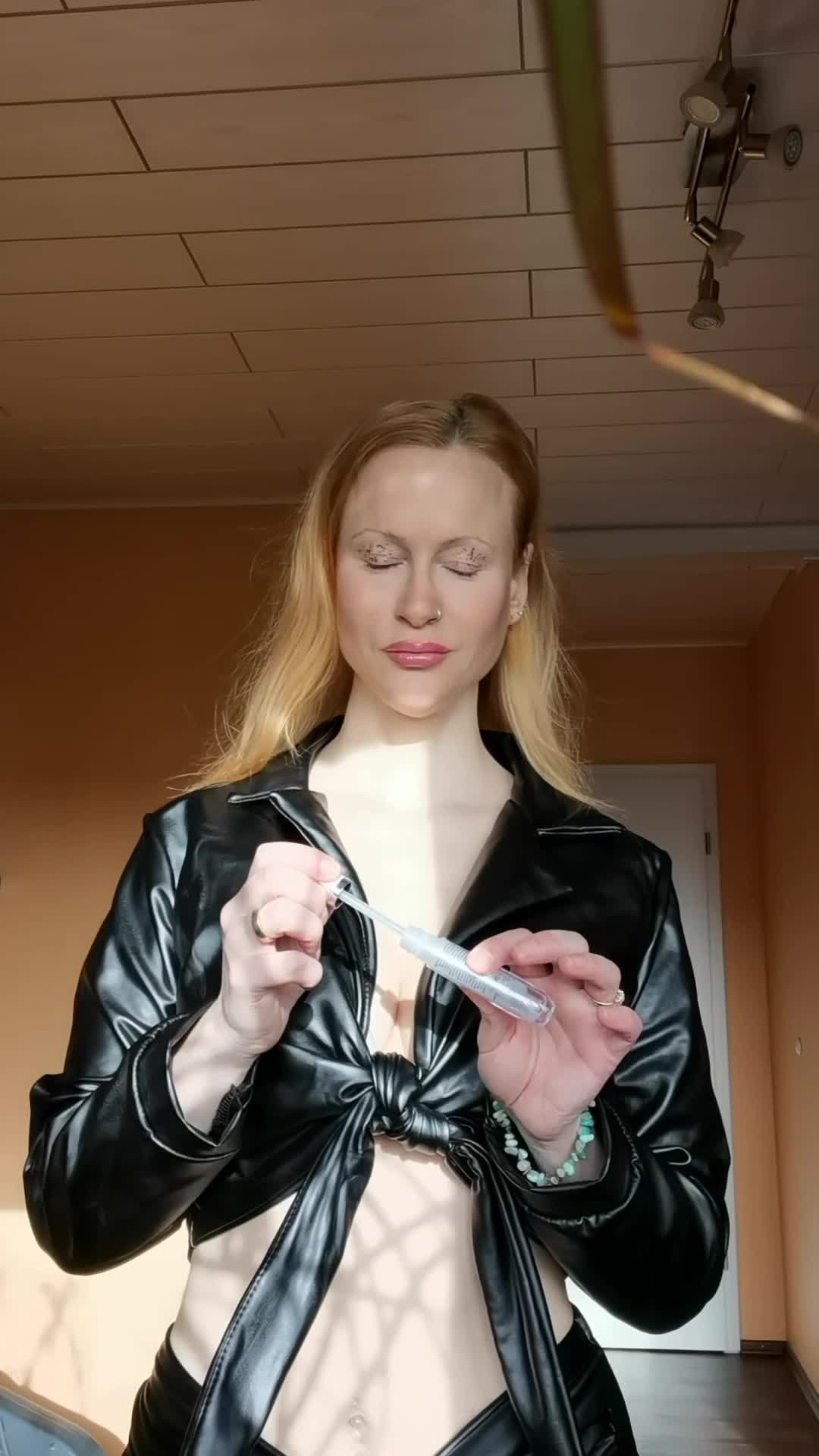 Video post by BlondeHexe