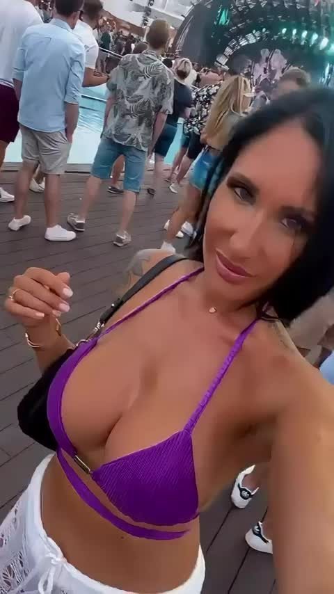Shared Video by dreameerr with the username @dreameerr, who is a verified user,  May 1, 2024 at 7:43 PM. The post is about the topic Party and the text says 'brunette at festival'