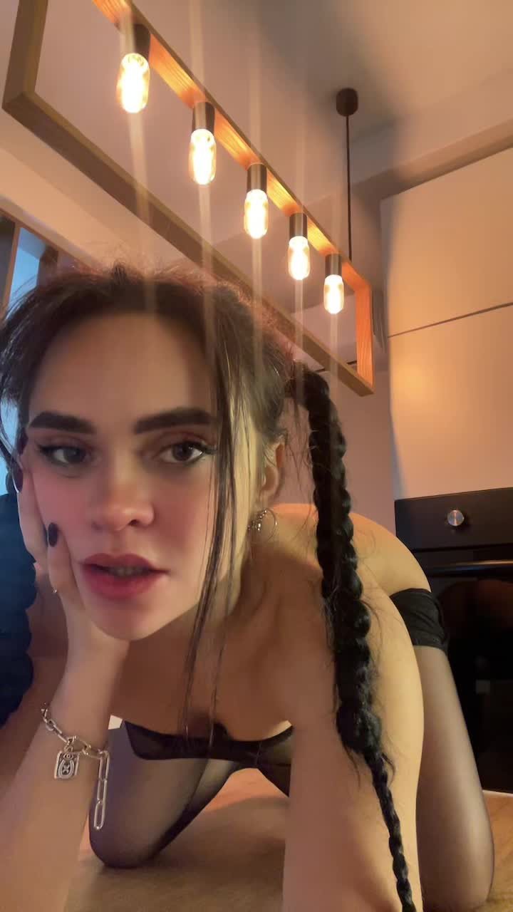 Video post by emmafoxgirl