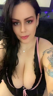 Video by leslielethal with the username @leslielethal, who is a star user,  October 1, 2024 at 3:38 PM. The post is about the topic MILF and the text says 'F44, Curvy MILF, am I your type? 😈😘💋https://onlyfans.com/leslielethal'