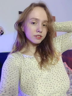 Video by posyaflowercake with the username @posyaflowercake, who is a star user,  September 11, 2024 at 9:53 PM. The post is about the topic Teen and the text says 'will you help me?😋'