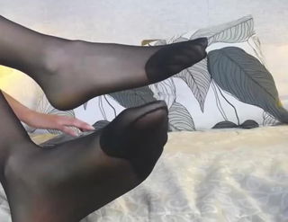 Shared Video by Pantyhose Feet with the username @PantyhoseFeet, who is a verified user,  August 28, 2024 at 12:19 PM. The post is about the topic Pantyhose