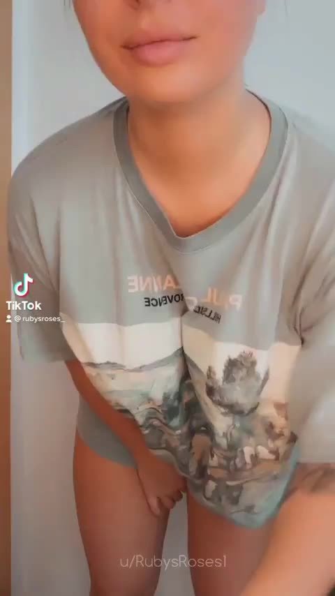 Shared Video by Unknowpaca with the username @Unknowpaca,  July 29, 2021 at 5:35 PM and the text says 'Yummy tiktok😋😍'
