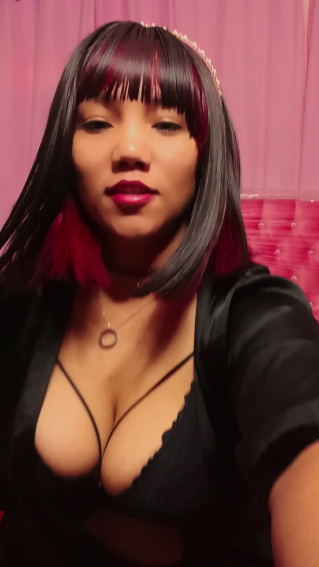 Video post by Asian-Latina bombshell