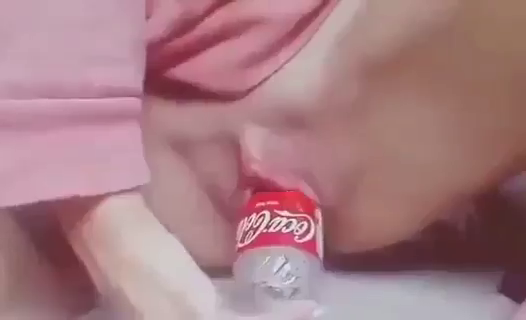 Video by biewen668 with the username @biewen668,  May 31, 2019 at 4:30 AM. The post is about the topic Amateurs and the text says 'cola'
