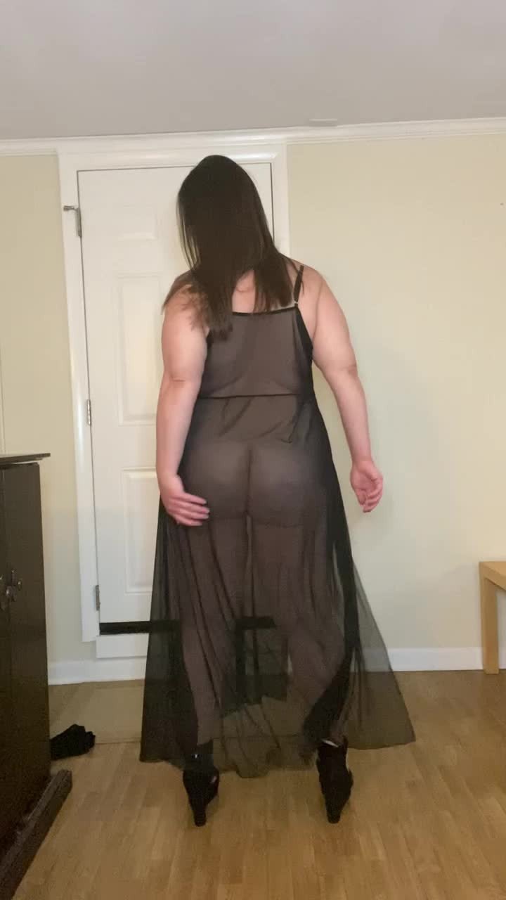 Video by JessBBW with the username @JessBBW, who is a verified user,  February 3, 2021 at 7:53 PM. The post is about the topic Thick and the text says 'Just a quick tease of some pics I took today!!  More to come!!'