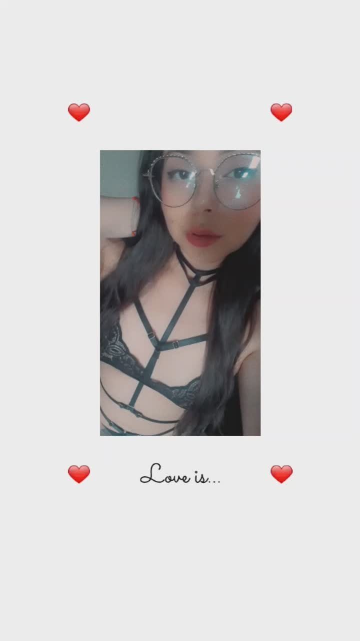 Video by ValeriaNorris with the username @ValeriaNorris, who is a star user,  March 28, 2021 at 5:37 PM. The post is about the topic Amateurs and the text says 'Have a beautiful day with me 💙☀🌈💐 im online https://valentinacute.camlust.com'