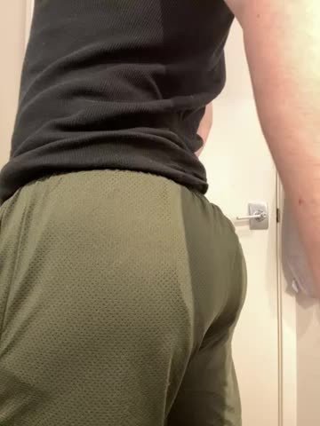 Video by BubbleButtBoy with the username @Daddy25,  February 16, 2022 at 2:48 AM. The post is about the topic Gay Bareback and the text says 'Booty Pump 😘👀'