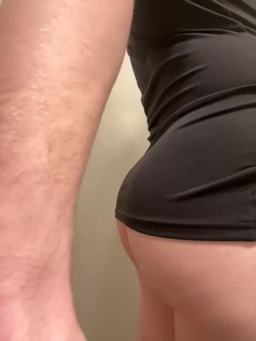 Video by BubbleButtBoy with the username @Daddy25,  February 13, 2024 at 8:44 PM. The post is about the topic Selling Underwear and the text says 'Hey guess who back into running 😩 had a hard cardio sesh earlier today. getting ready for my spring / summer cut!'