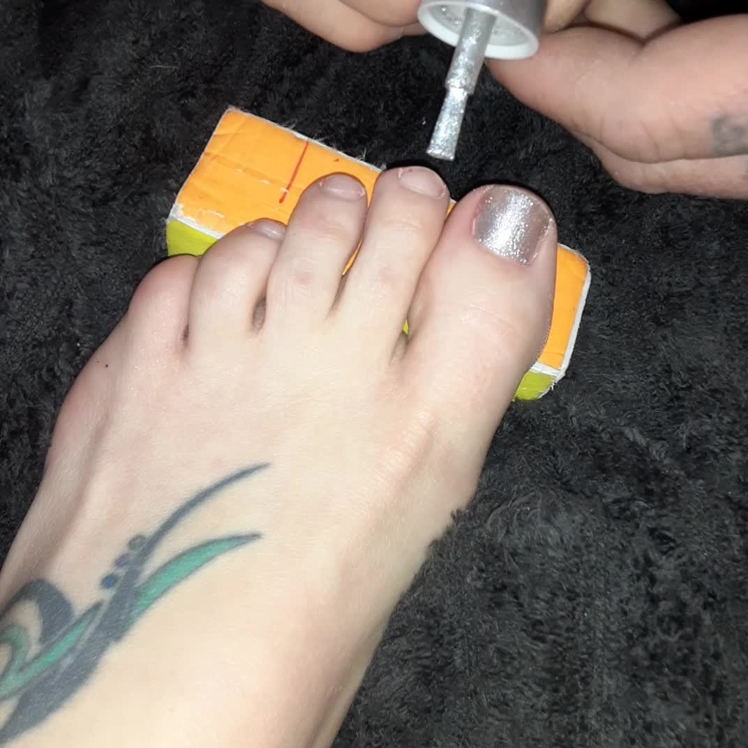 Paint my Toes please