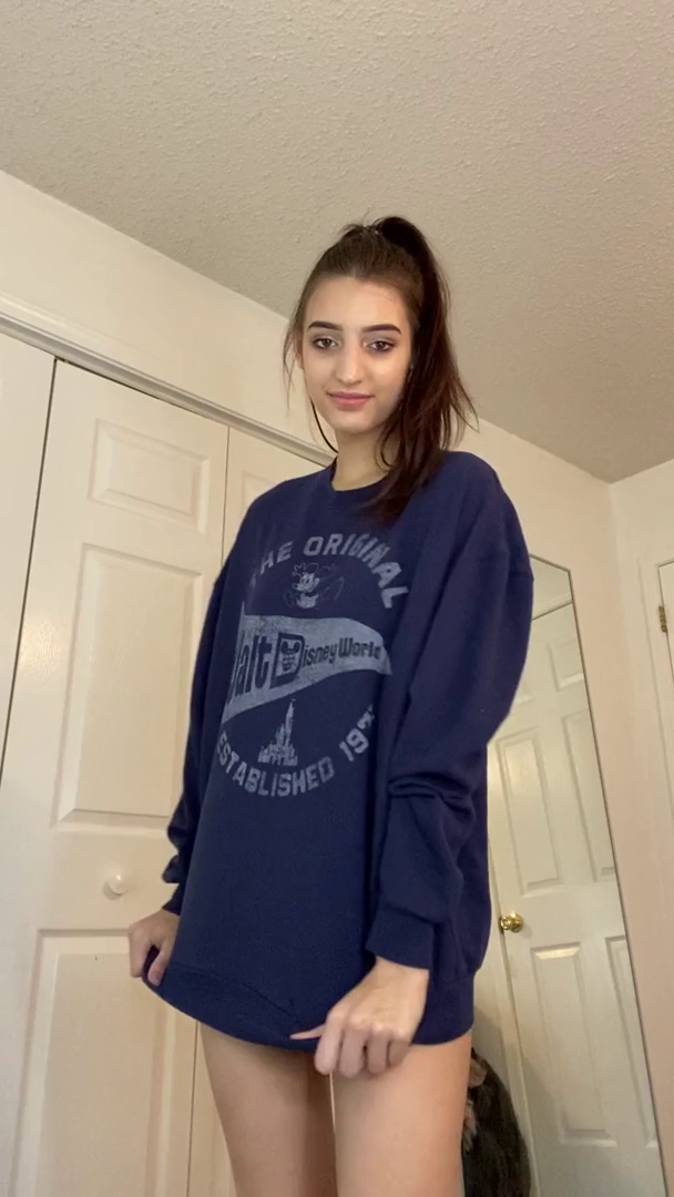 Video by bull21 with the username @bull21,  September 9, 2020 at 10:33 PM. The post is about the topic Teen and the text says 'anyone else love oversized clothing'