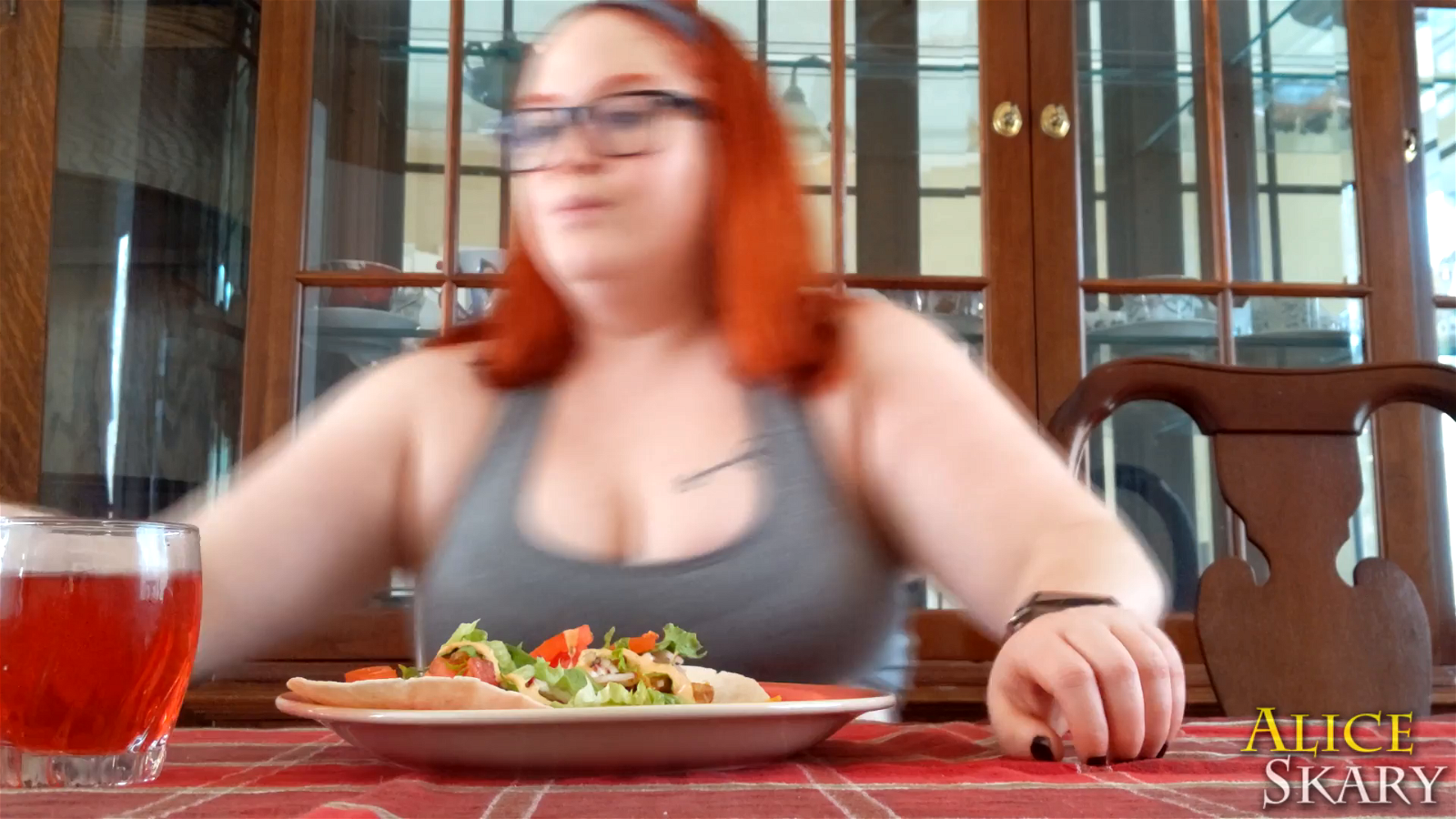 Video by Alice Skary with the username @aliceskary, who is a star user,  January 7, 2020 at 1:23 AM. The post is about the topic SFW Food and the text says 'i couldn't find any better topic to put this glorious mukbang teaser in! omg tacosssssssssss'