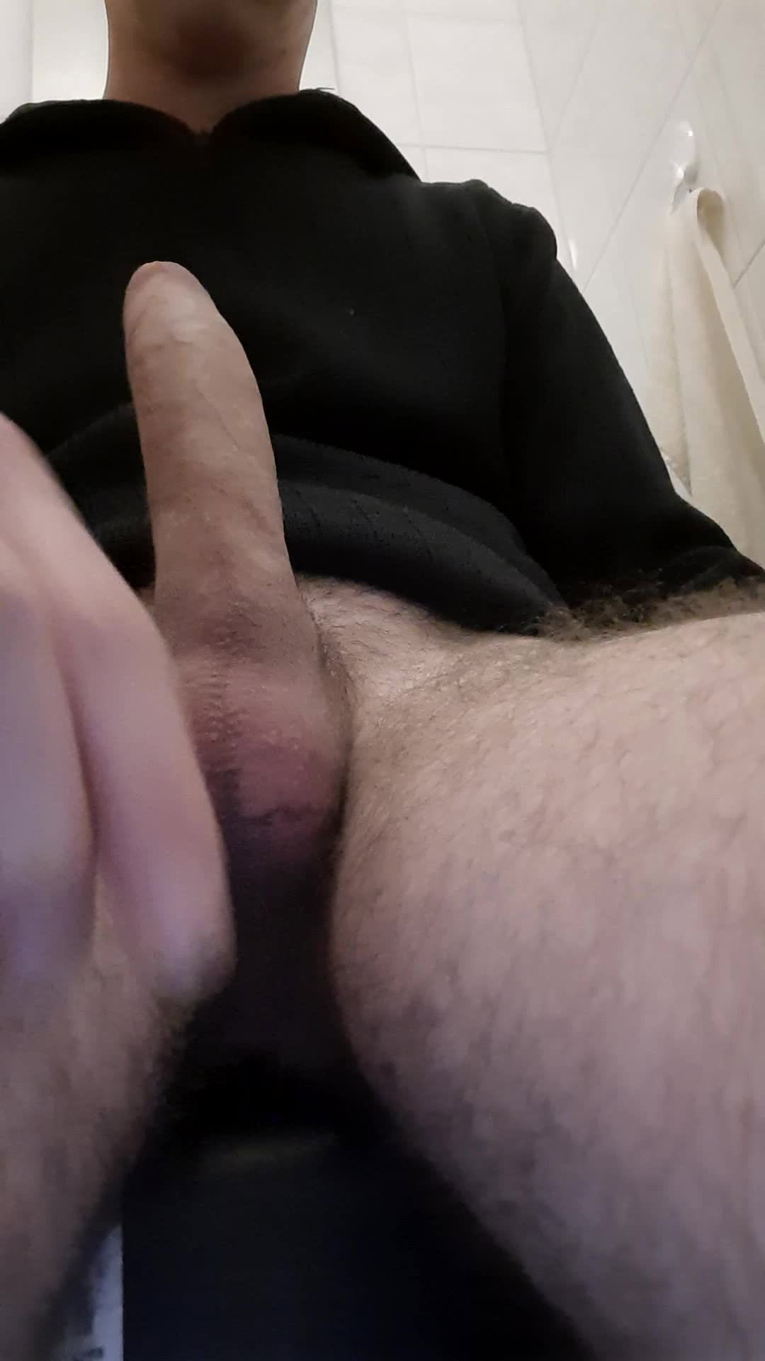 Video by Bigcock with the username @Wh1998,  February 10, 2022 at 2:44 PM. The post is about the topic Big Cock Lovers and the text says 'Nice big cock!'