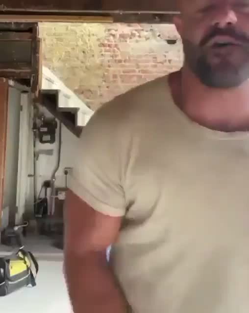Video by aussiemate with the username @aussiemate,  June 8, 2022 at 12:41 AM. The post is about the topic Gay tradie