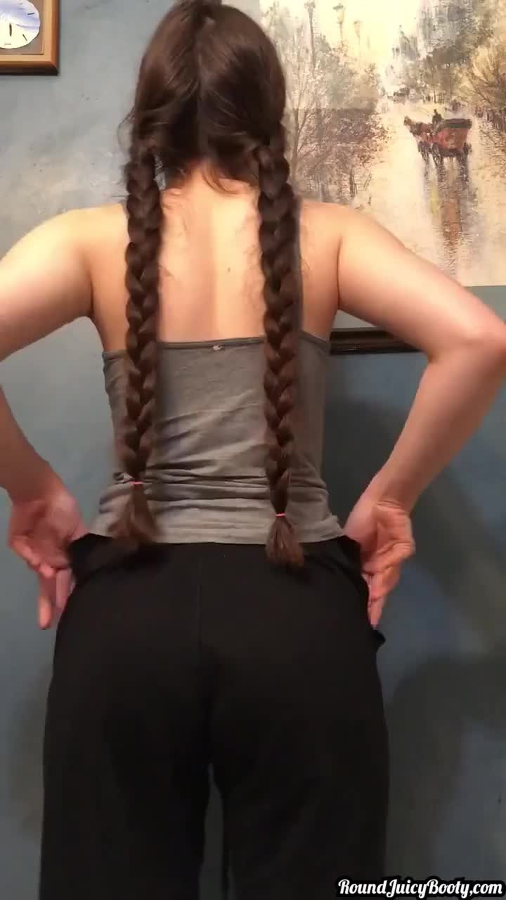 Shared Video by Roundjuicybooty with the username @Roundjuicybooty,  September 13, 2021 at 6:56 PM and the text says 'beautiful ass'
