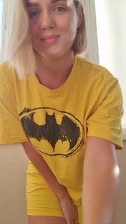 Video by LilRandoms with the username @LilRandoms,  September 24, 2020 at 4:06 AM. The post is about the topic Curvy and the text says '#LilRandom loves Batman'